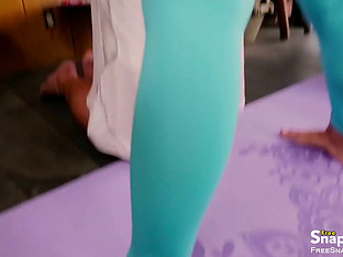 Bootylicious Babe Riding Hard Dong