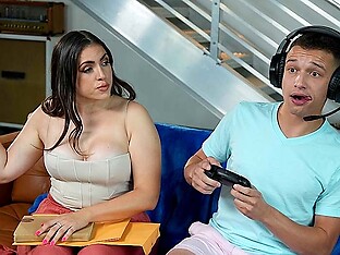 Mastur-Baiting Mommy